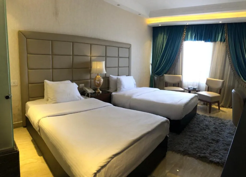 Deluxe Double Room with Side Sea View