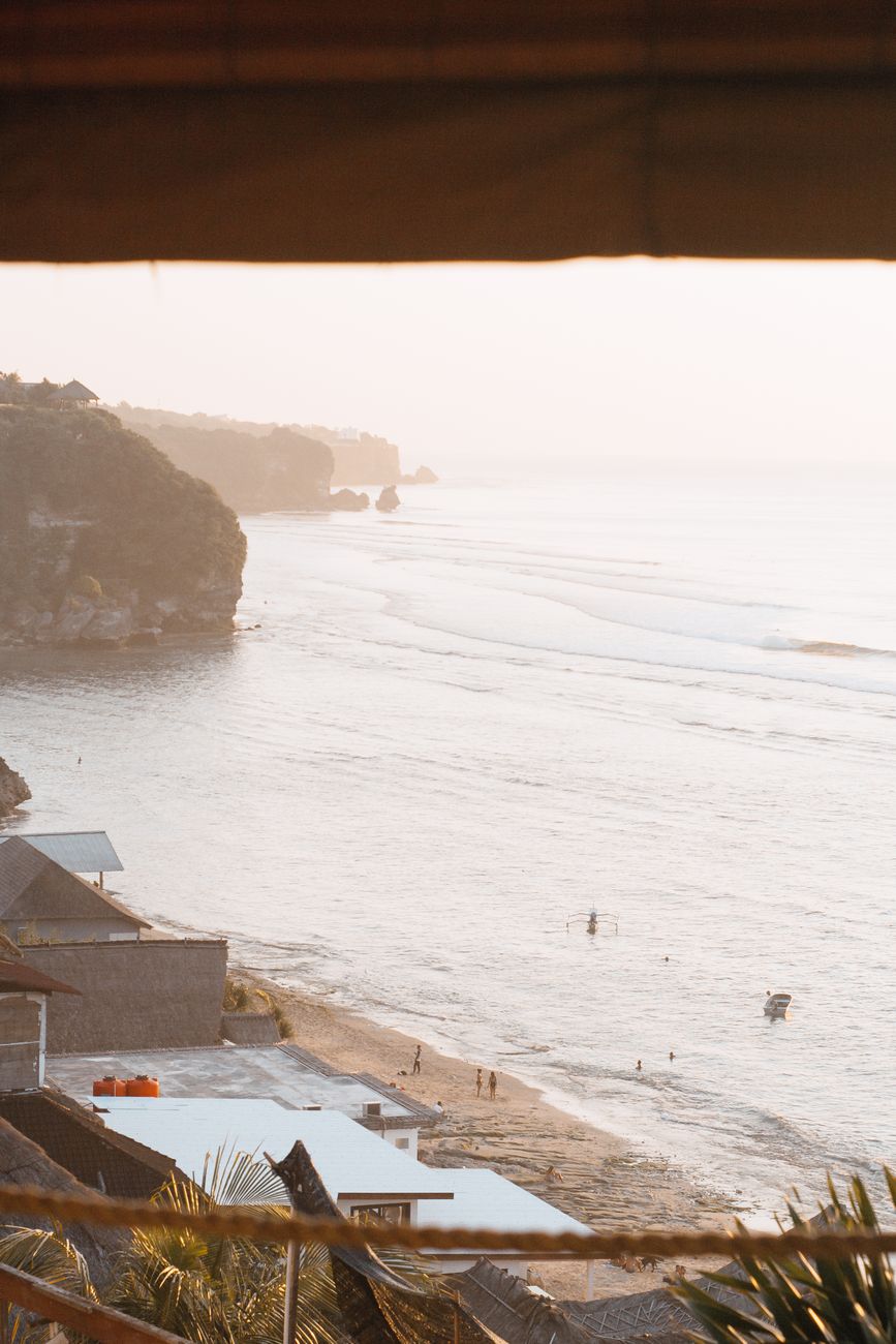 Praia de Bingin